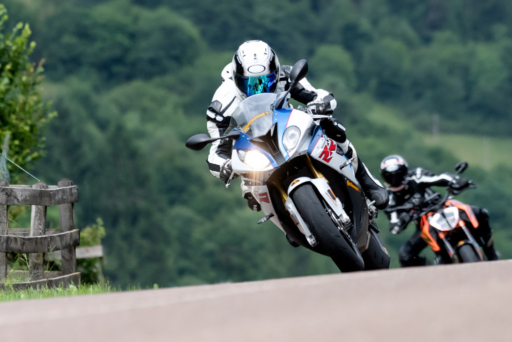CONTINENTAL Tire - ContiRaceAttack 2 Street - Rear - 190/50ZR17 - (73W) 02446600000 — image 2