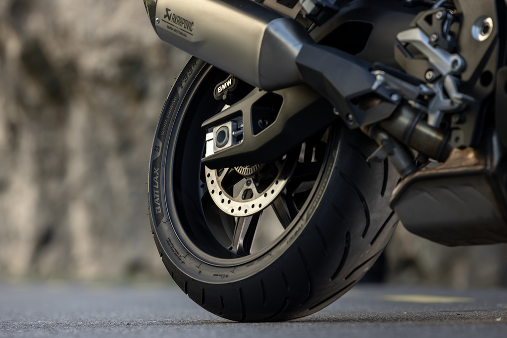 BRIDGESTONE Tire - T33 - Rear - 190/50ZR17 - 73W 20065 — image 3