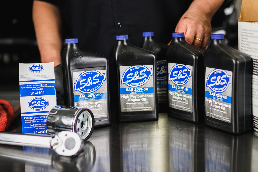 S&S CYCLE Oil Change Kit - Chrome Filter - M8 - 5 US quarts 218944 — image 4
