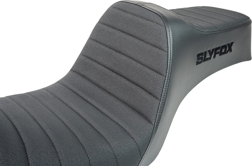 SLYFOX High Noon Seat - Vinyl - Classic Stitch - Black Logo - Dyna '06-'17 4694A-slyfox — image 3