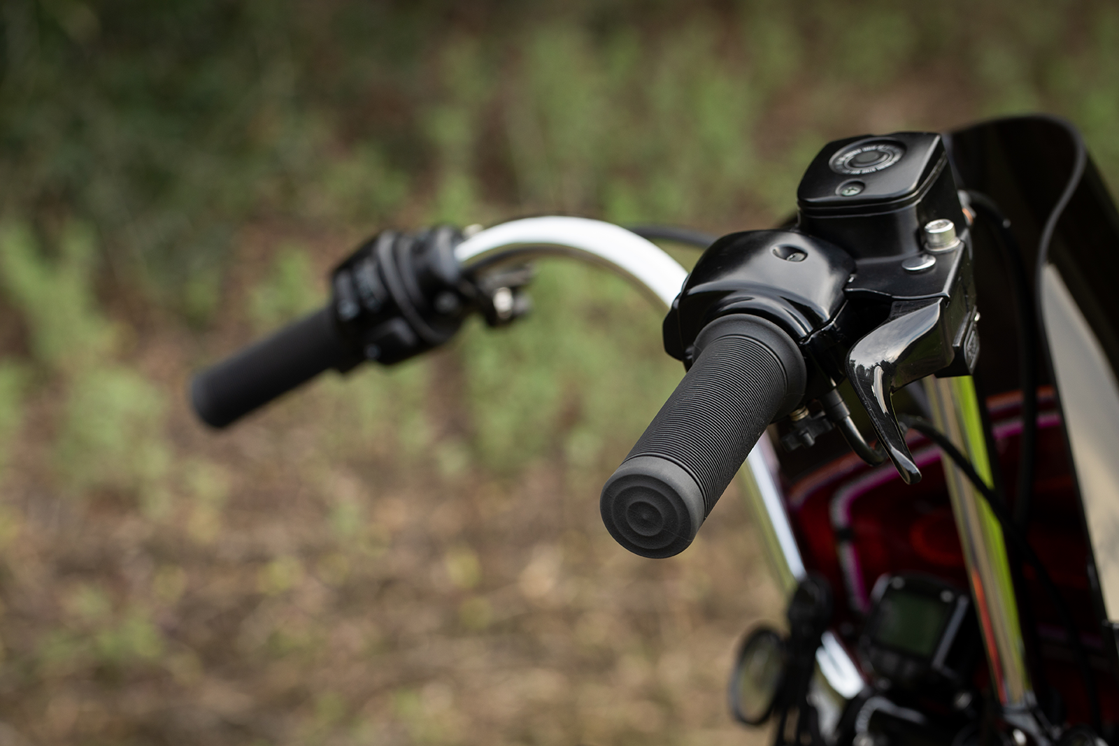 BILTWELL Kung Fu Grips - 1" - Black 6701-0101 — image 5