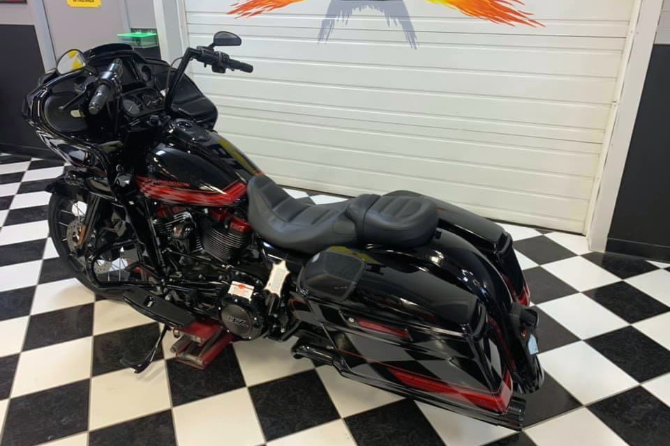 FAT BAGGERS INC. 1-1/4" EZ Install Flat Top Handlebar - 12" - Black 706012-B — image 5