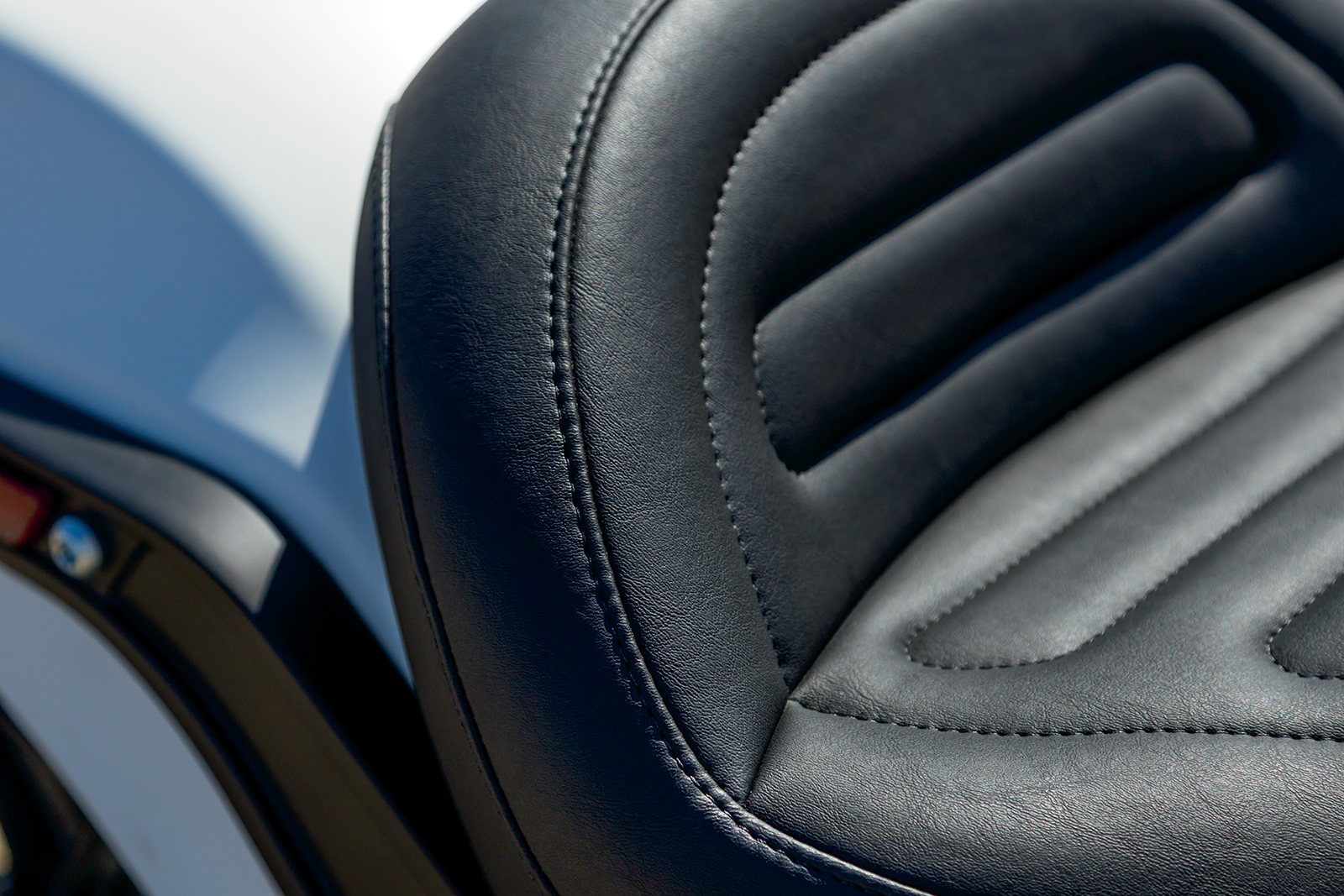 MUSTANG Max Profile Solo Touring Seat - without Driver Backrest - Black - Trapezoid Stitch - FXFB/FXFBS 75887 — image 3