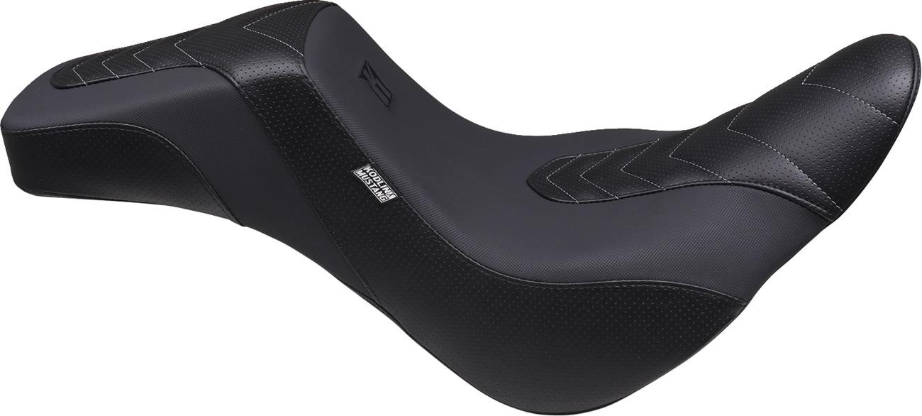 MUSTANG Signature Series Squareback™ Seat - Gripper Vinyl - Chevron - Gunmetal Stitch - FL/FX '18-'25 76323GM — image 1