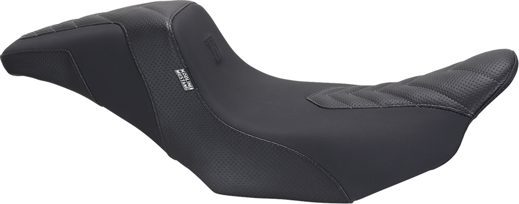 MUSTANG Signature Series Squareback™ Seat - Gripper Vinyl - Chevron - Gunmetal Stitch - FLH/FLT '23-'25 76324GM — image 3
