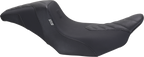 MUSTANG Signature Series Squareback™ Seat - Gripper Vinyl - Chevron - Gunmetal Stitch - FLH/FLT '23-'25 76324GM — image 3