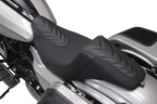 MUSTANG Signature Series Squareback™ Seat - Gripper Vinyl - Chevron - Gunmetal Stitch - FLH/FLT '23-'25 76324GM — image 4