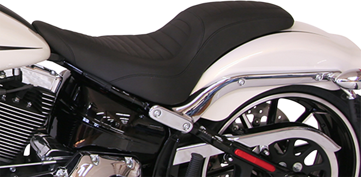 MUSTANG Tripper™ Fastback Seat - Front Tuck-n-Roll - Black - FXSB '13-'17 76781 — image 3