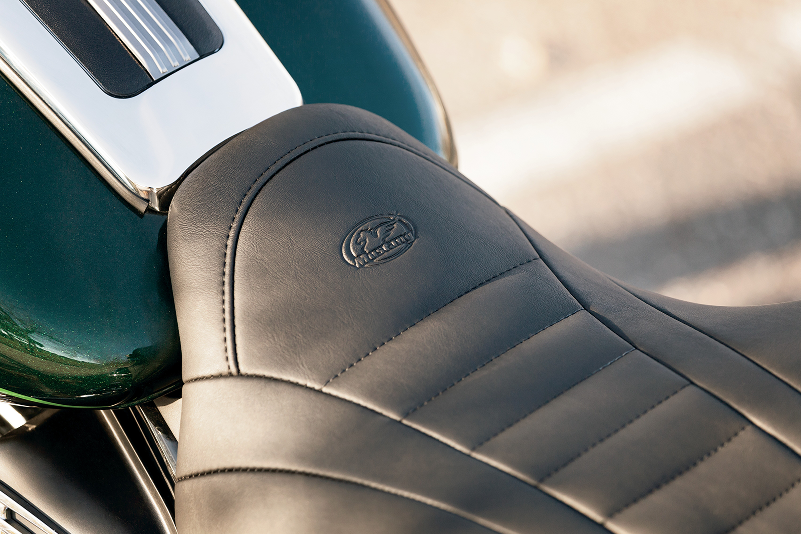 MUSTANG Deluxe Touring Seat - FL '08-'25 79006 — image 2