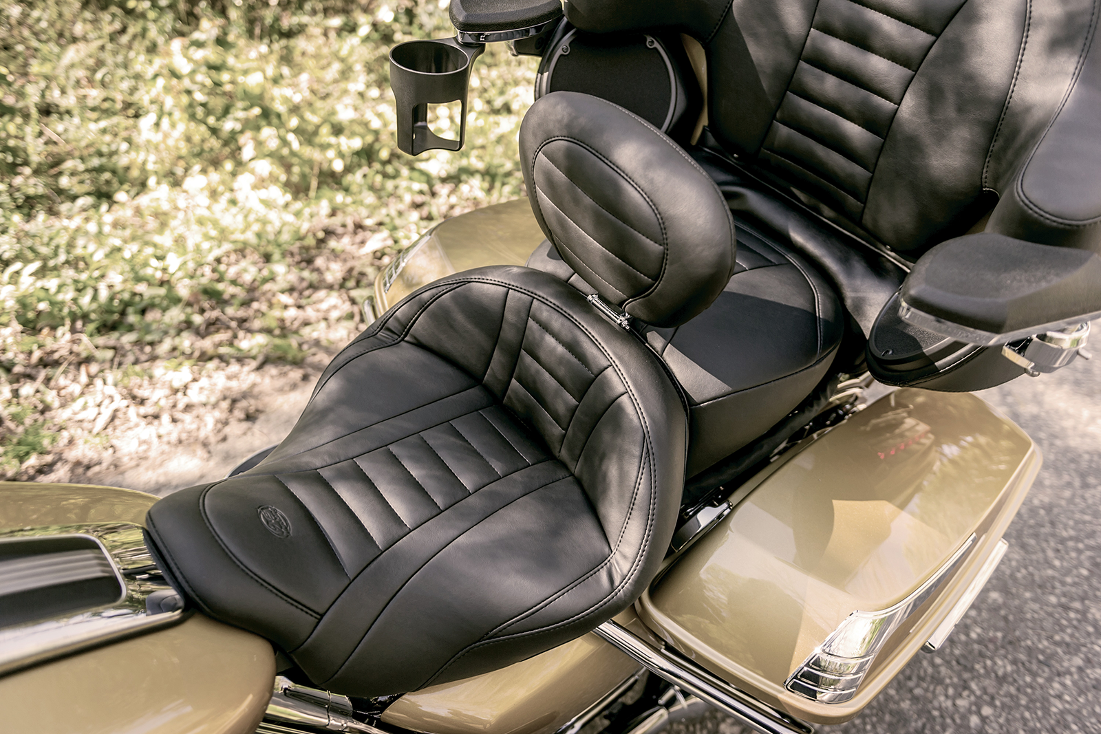 MUSTANG Deluxe Touring Seat - FL '08-'25 79006 — image 6