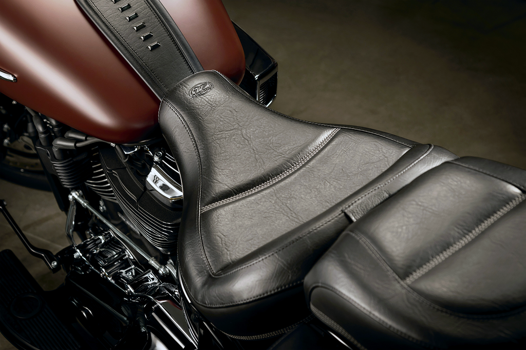 MUSTANG Max Profile Solo Touring Seat - with Driver Backrest - Black - Original - FLHC/FLDE 79330 — image 4