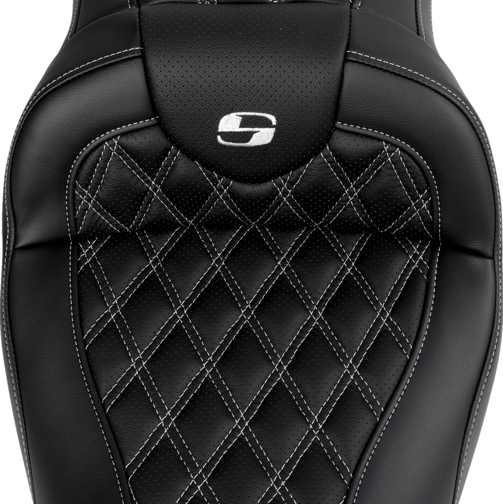 SADDLEMEN Roadsofa™ Seat - with Backrest - Silver Stitch - FL '08-'23 808-07B-182B5 — image 3