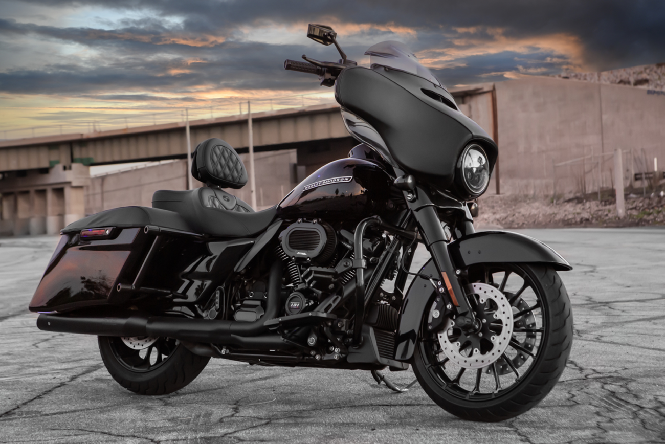 SADDLEMEN Roadsofa™ Seat - with Backrest - Full Lattice Stitch - Heated - FLH/FLT '08-'25 808-07B-182BRHC — image 3
