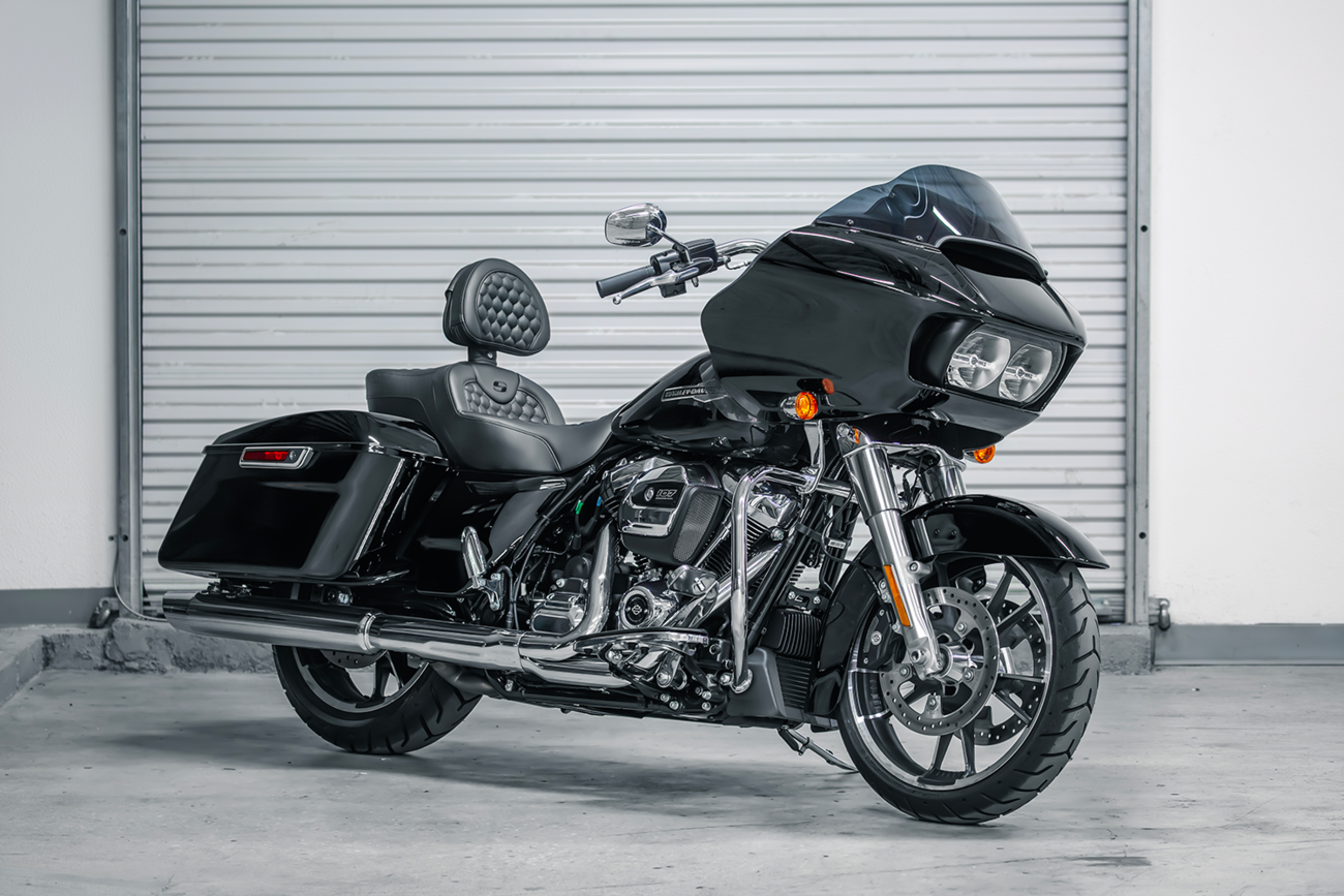 SADDLEMEN RoadSofa™ Seat - Honeycomb - with Backrest - FL '08-'24 808-07B-189BR — image 2