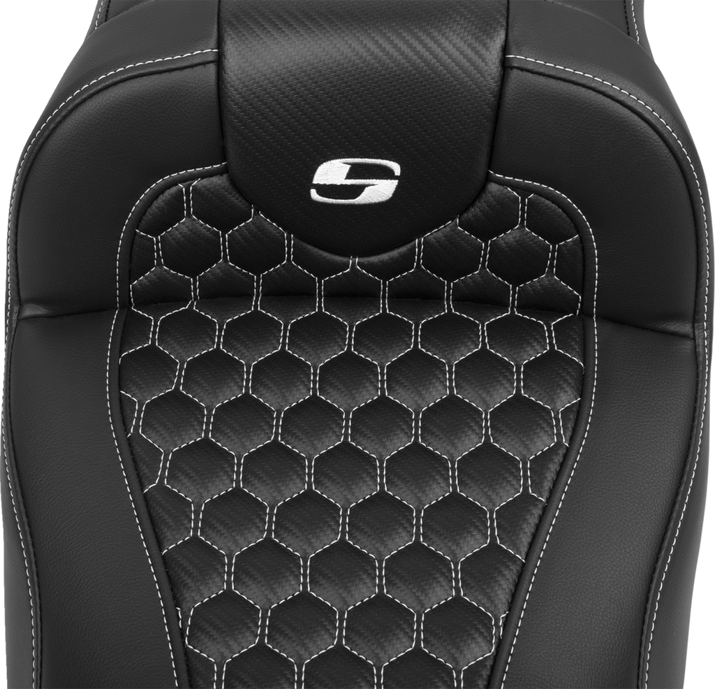 SADDLEMEN Roadsofa™ Extended Reach Seat - with Backrest - Honeycomb - White Stitch - FLTR/FLHX '23-'24 823-07-190B6 — image 4