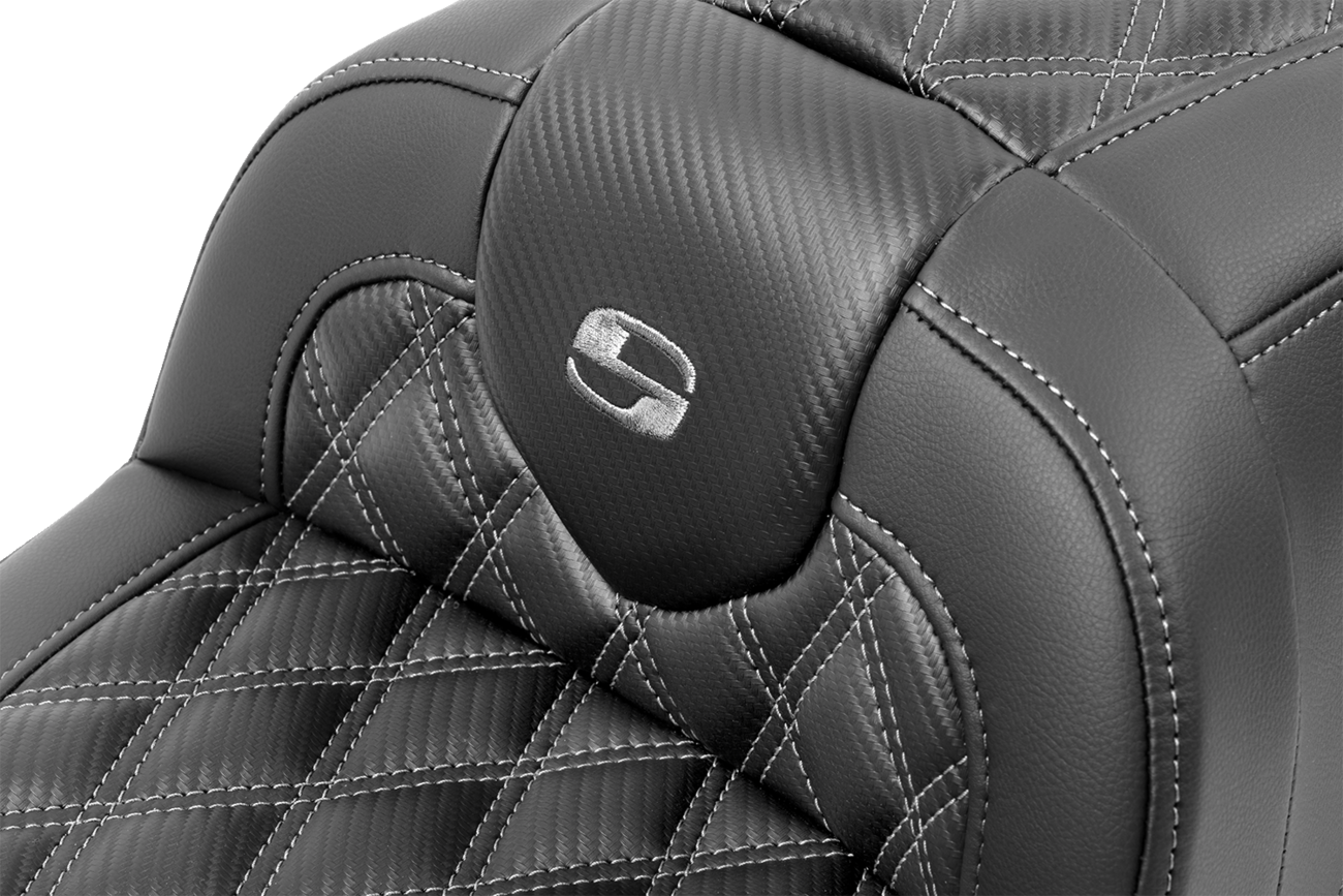 SADDLEMEN RoadSofa™ Seat - with Backrest - Carbon Fiber - Lattice Stitch - Gray Stitch - FLTR/FLHX '23-'24 823-07-206B2 — image 6