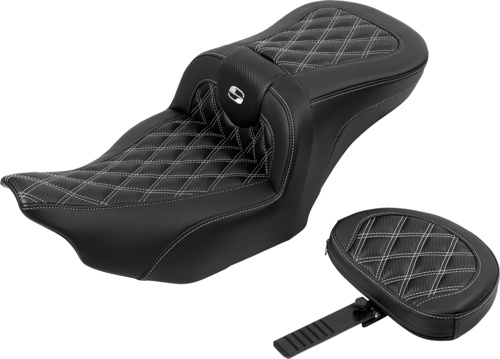 SADDLEMEN RoadSofa™ Seat - with Backrest - Carbon Fiber - Lattice Stitch - Silver Stitch - FLTR/FLHX '23-'24 823-07-206B5 — image 6