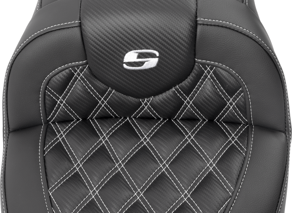 SADDLEMEN RoadSofa™ Seat - with Backrest - Carbon Fiber - Lattice Stitch - White Stitch - FLTR/FLHX '23-'24 823-07-206B6 — image 2