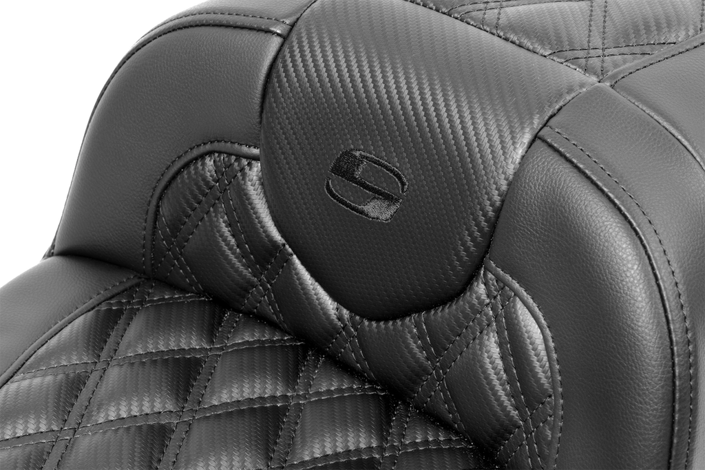 SADDLEMEN Roadsofa™ Extended Reach Seat - without Backrest - Carbon Fiber - Lattice Stitch - FLTR/FLHX '23-'24 823-07-20700 — image 2