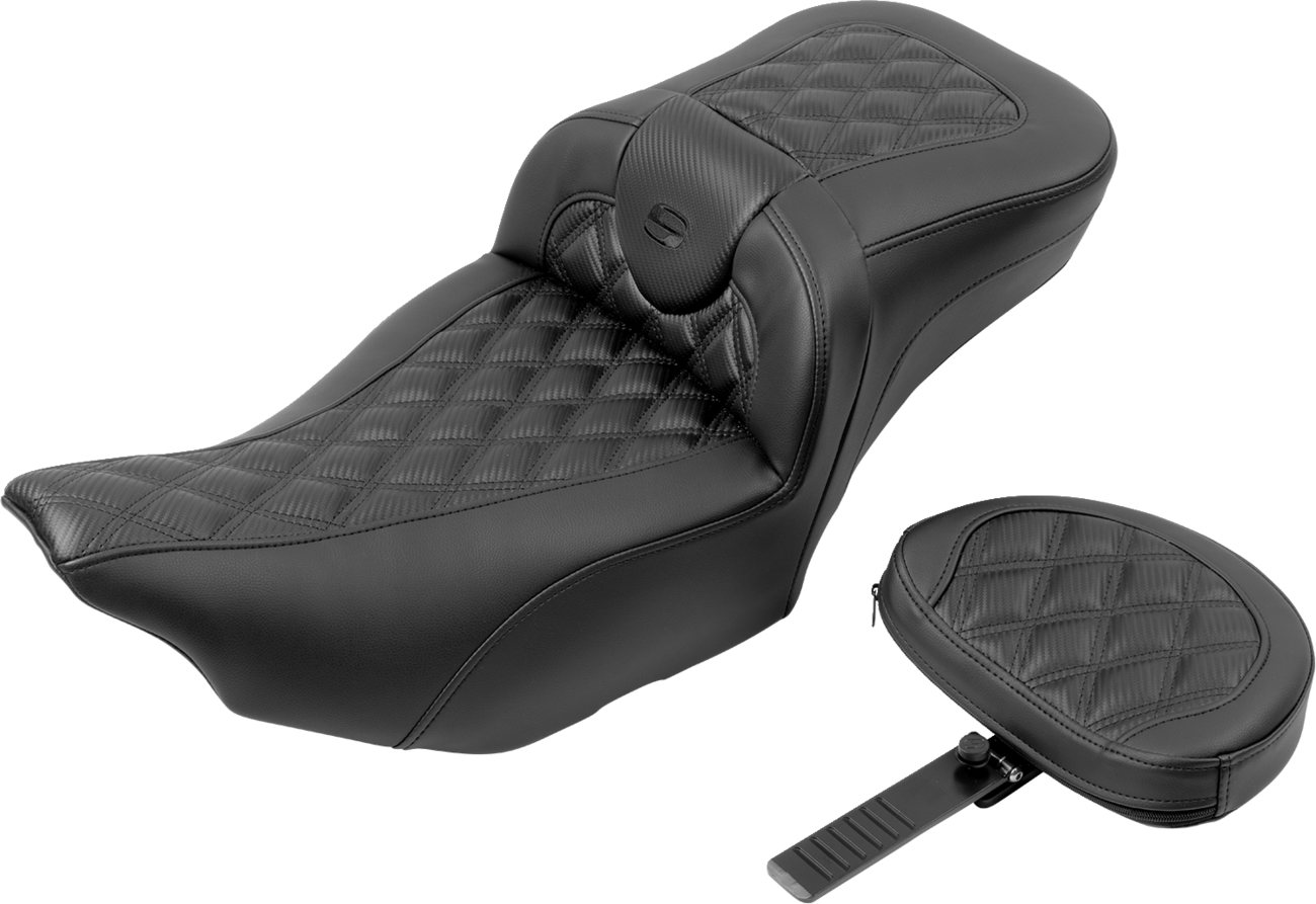 SADDLEMEN Roadsofa™ Extended Reach Seat - with Backrest - Carbon Fiber - Lattice Stitch - FLTR/FLHX '23-'24 823-07-207B0 — image 2