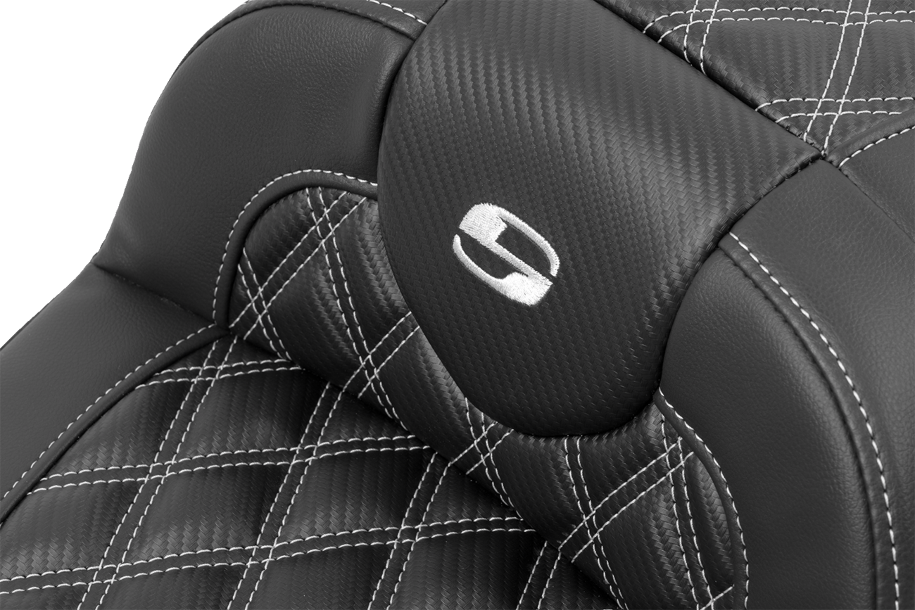 SADDLEMEN Roadsofa™ Extended Reach Seat - with Backrest - Lattice Stitch - Silver Stitch - FLTR/FLHX '23-'24 823-07-207B5 — image 4