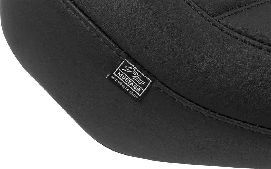 MUSTANG Wide Tripper™ Seat - Solo - Black Stitching - FLT/FLH '23-'25 88503 — image 3