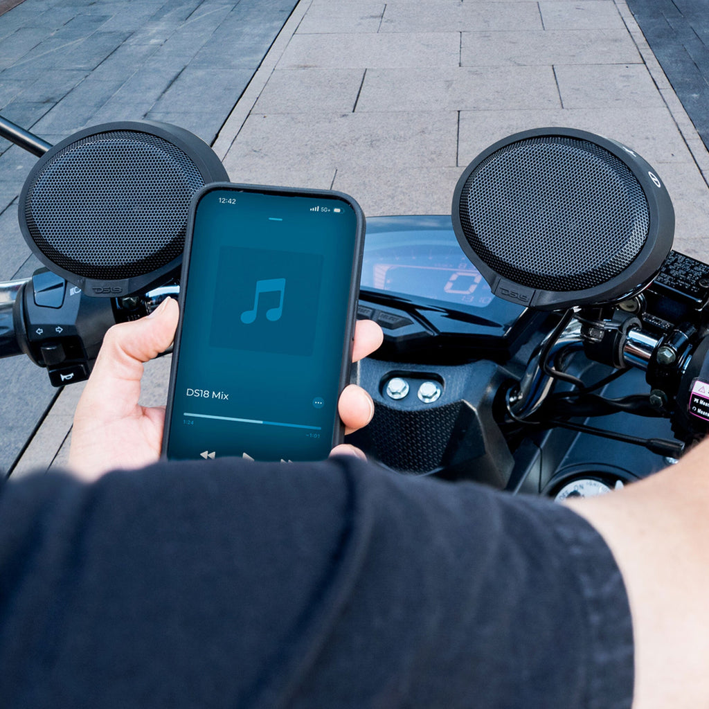DS18 RYDERBT Motorcycle Handlebar Mounted Bluetooth Speaker System with Neodymium Magnet — image 2