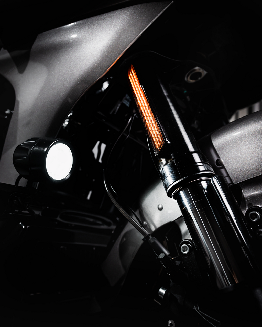 CUSTOM DYNAMICS LED Fork Light - Smoke - Black CD-FORK-BCM-SB — image 4