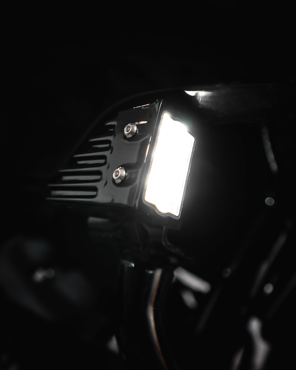 CUSTOM DYNAMICS LED Turn Signals - Front - Gloss Black CD-LRST-FTS-B — image 3