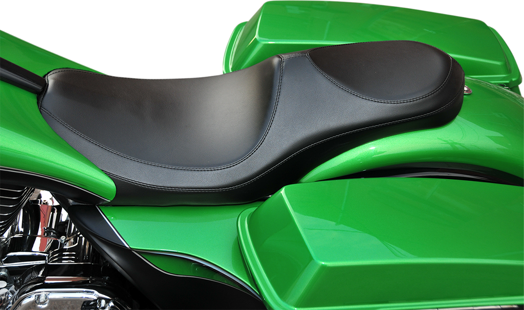 LE PERA Villain Seat - Smooth - Black - FL '08-'23 LK-817PY — image 1
