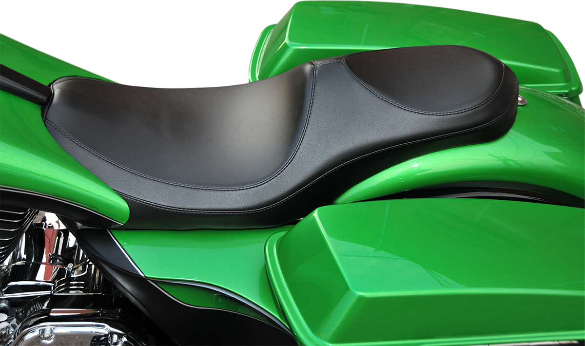 LE PERA Villain Seat - Smooth - Black - FL '08-'23 LK-817PY — image 1