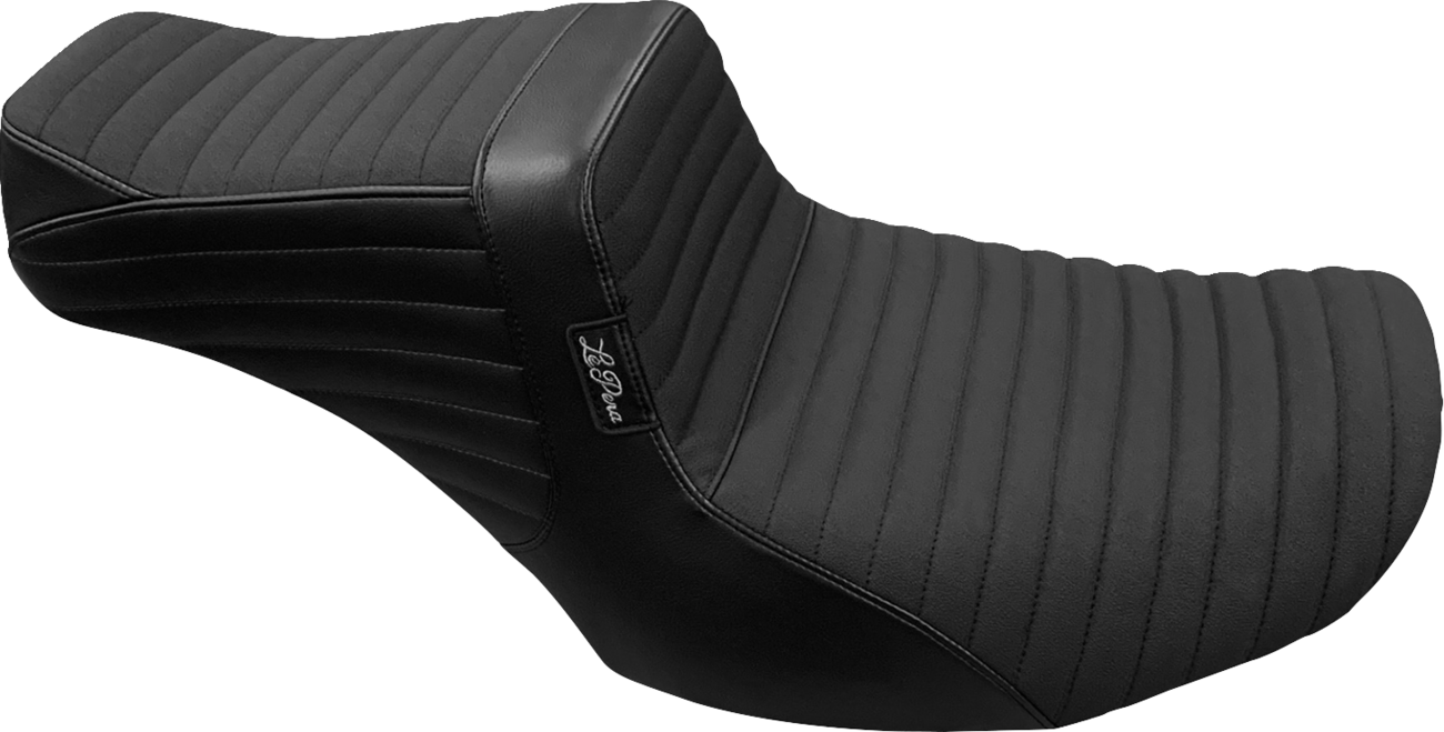 LE PERA Tailwhip Seat - Pleated w/ Gripper - FLH/FLT '23-'25 LV-587PTGP — image 1