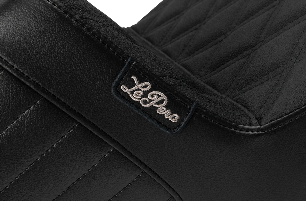 LE PERA Kickflip Seat - Double Diamond Stitch w/ Gripp Tape - FLH/FLT '23-'25 LV-597DDGP — image 2