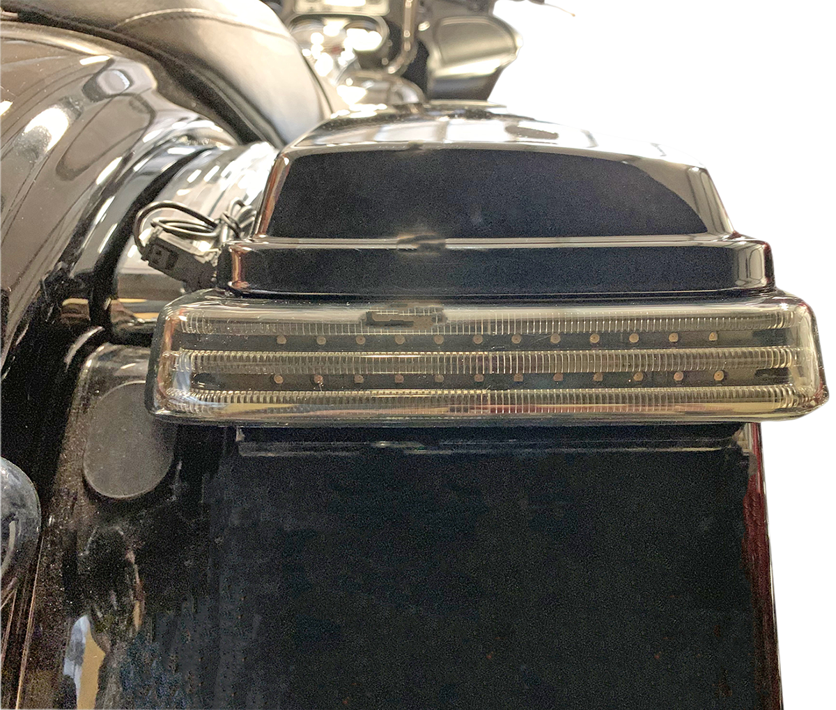 CUSTOM DYNAMICS Saddlebag LED Lights - Sequential - Black/Smoke PB-SBSEQ-BCM-BS — image 6