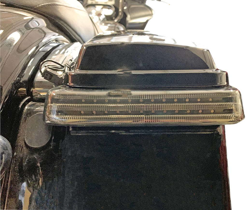 CUSTOM DYNAMICS Saddlebag LED Lights - Sequential - Black/Smoke PB-SBSEQ-BCM4BS — image 3