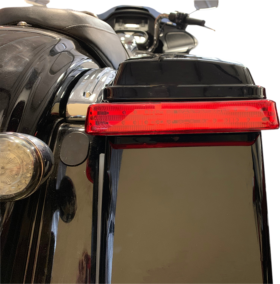 CUSTOM DYNAMICS Saddlebag LED Lights - Sequential - Chrome/Smoke PB-SBSEQ-BCM4CS — image 4