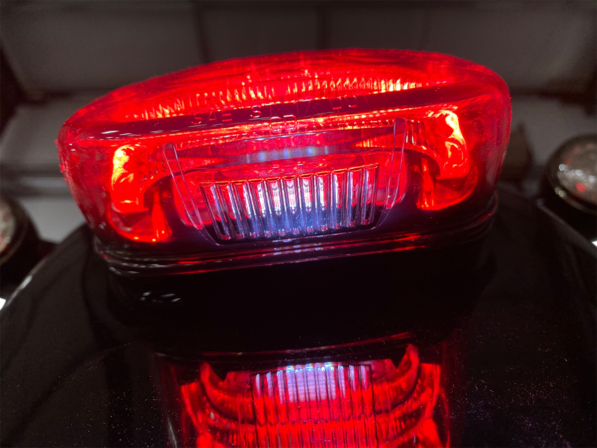 CUSTOM DYNAMICS Taillight - with Bottom License Plate Illumination Window - Smoke PB-TL-LPBW-S — image 3