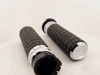 Arlen Ness - SpeedLiner Grips, Chrome