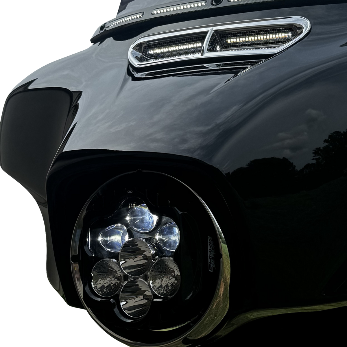 CUSTOM DYNAMICS LED Headlight - Shark Demon® - Harley-Davidson® SD2-BW-W — image 1