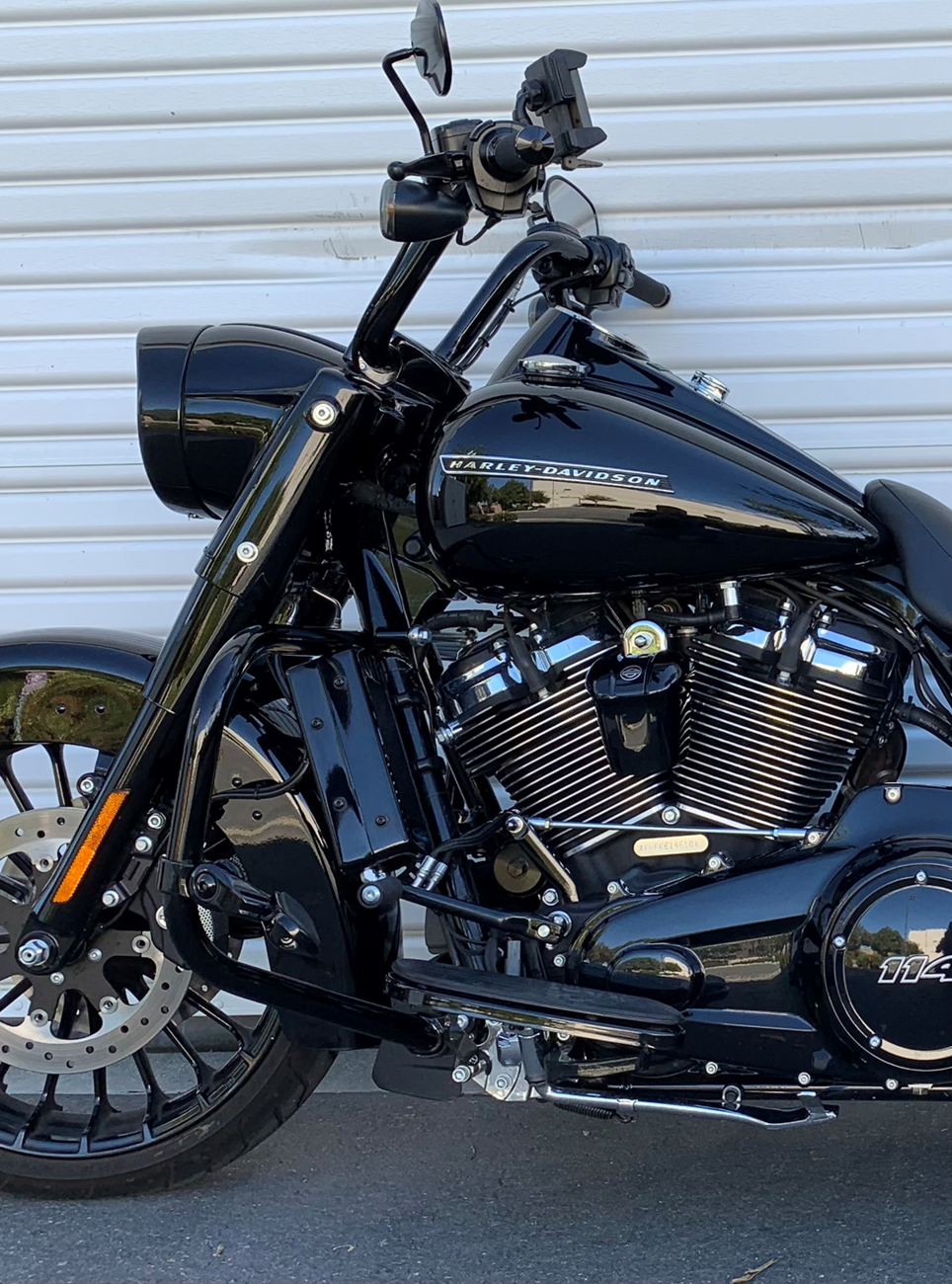 ULTRACOOL Frame Mount Oil Cooler Kit - Gloss Black - M8 Touring/Trike — image 2