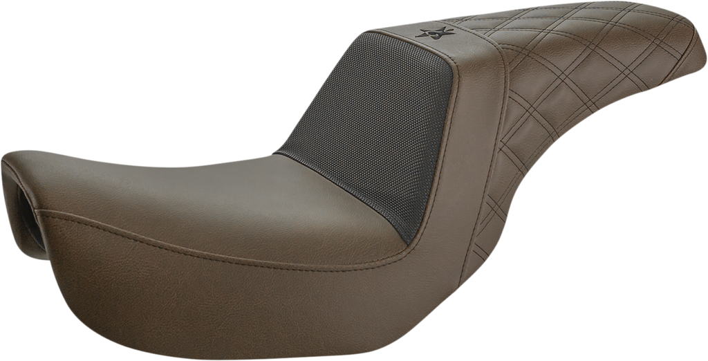 SADDLEMEN Unknown Industries Seat - Front Carbon Fiber/Black Gripper Lumbar/Rear Lattice Stitch - Dyna UN06-04-173BR — image 1